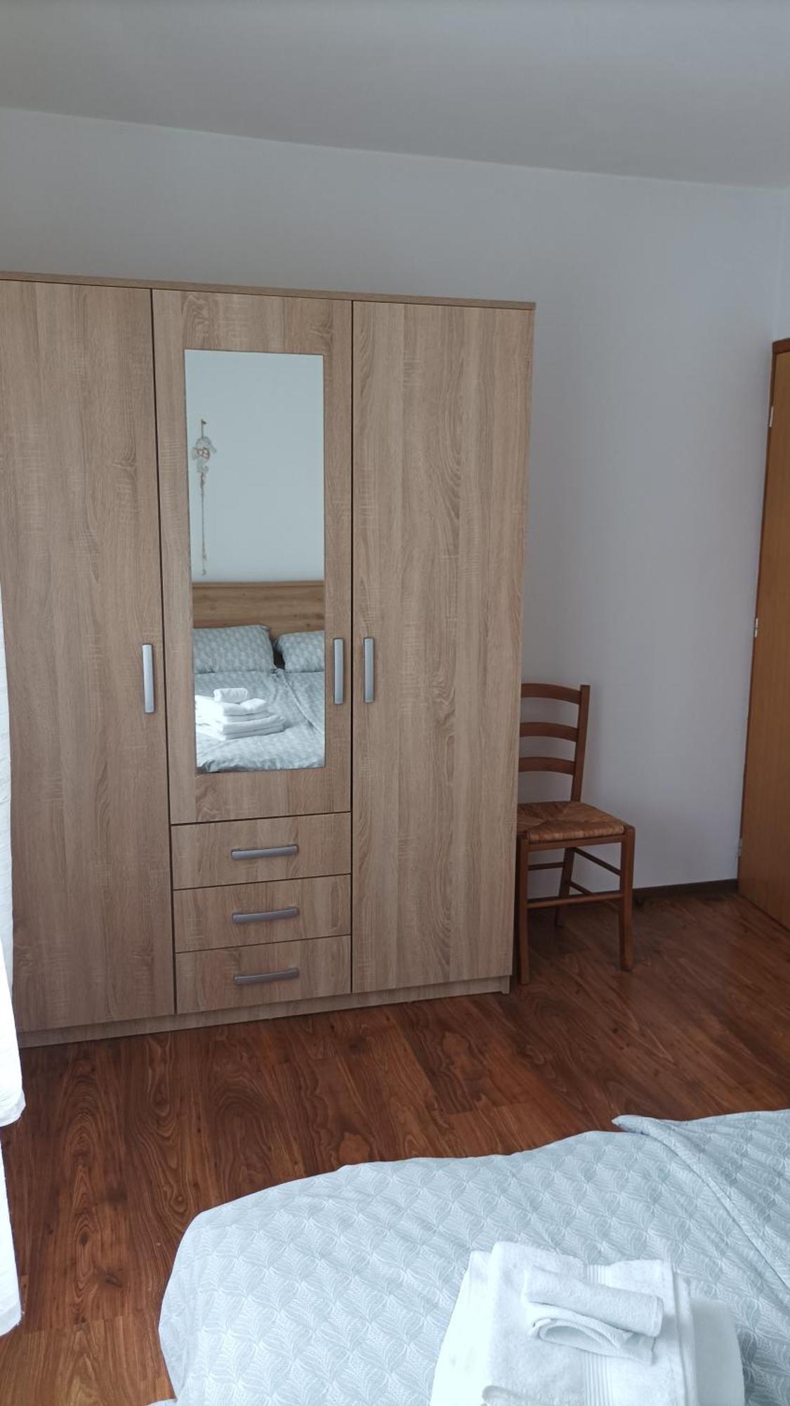 Apartment Oreskovic Krk Town Exterior foto