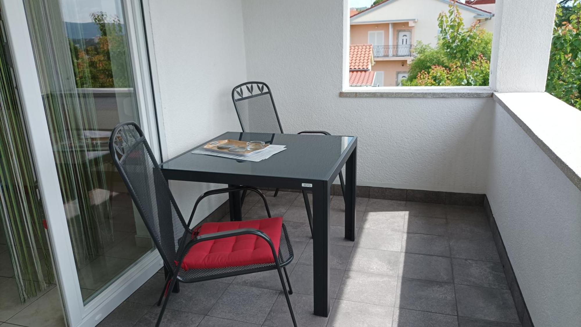 Apartment Oreskovic Krk Town Exterior foto