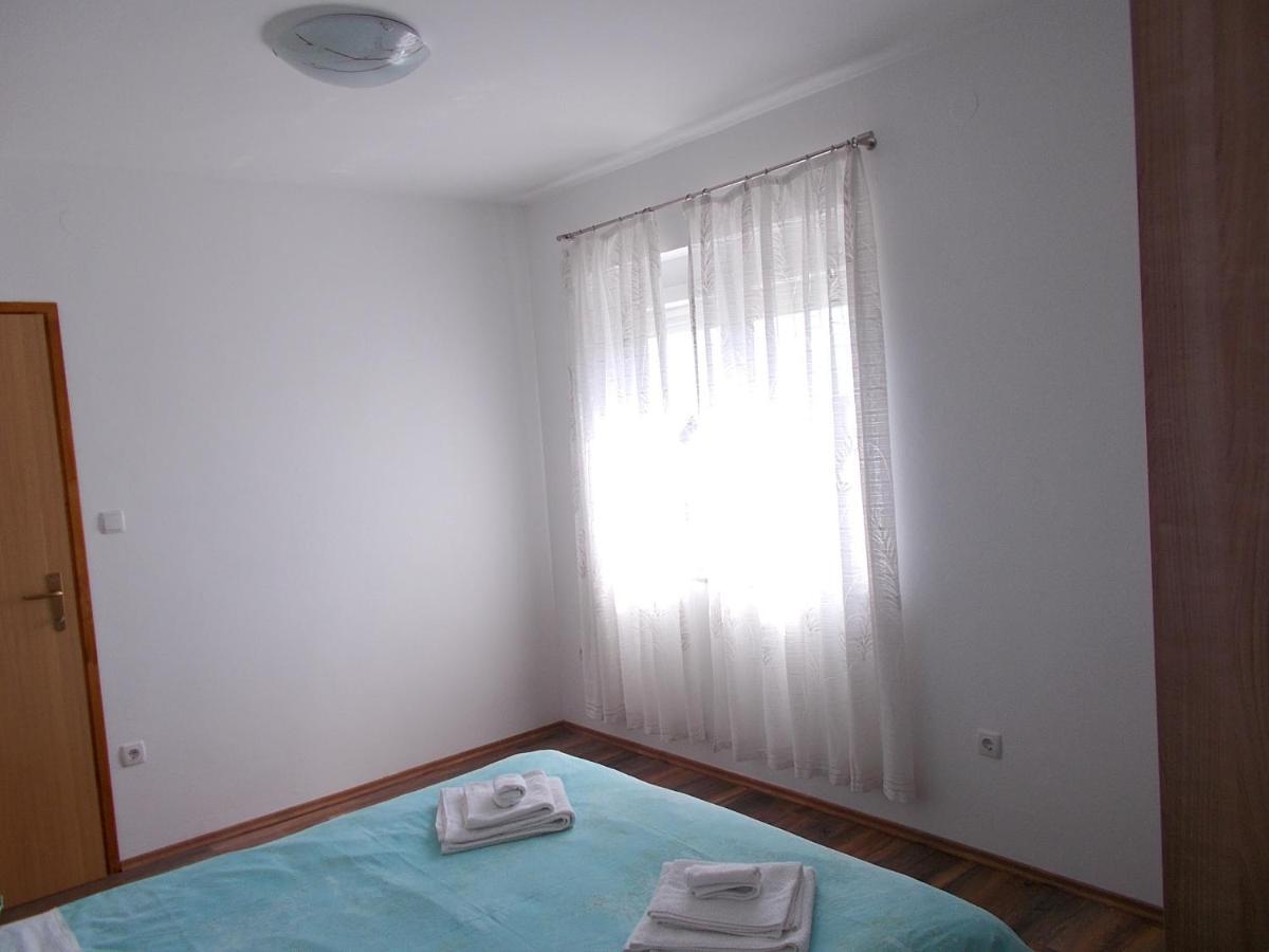 Apartment Oreskovic Krk Town Exterior foto